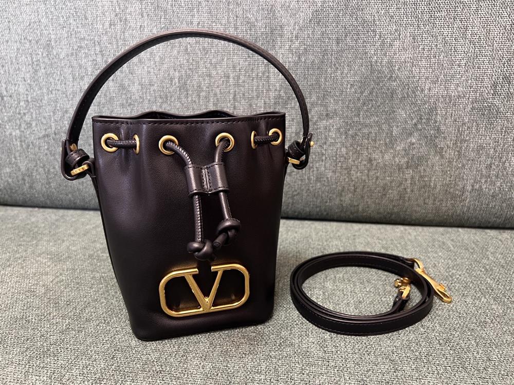 VALENTINO GARAVANIVLOGO SIGNATURE Soft Sheepskin Mini Bucket Bag Thanks to the design of