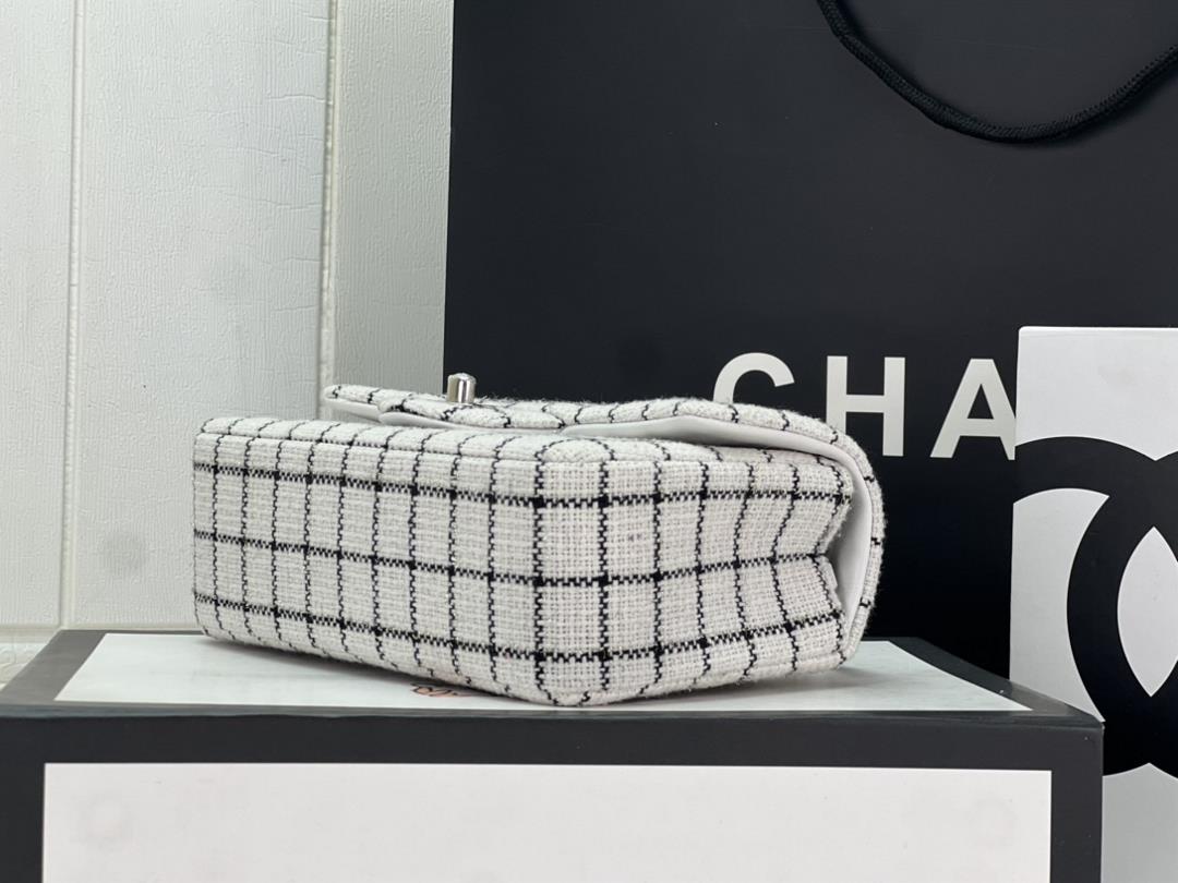 Chanel CF woolen series this is a bag that can be praised by all friends around us for it