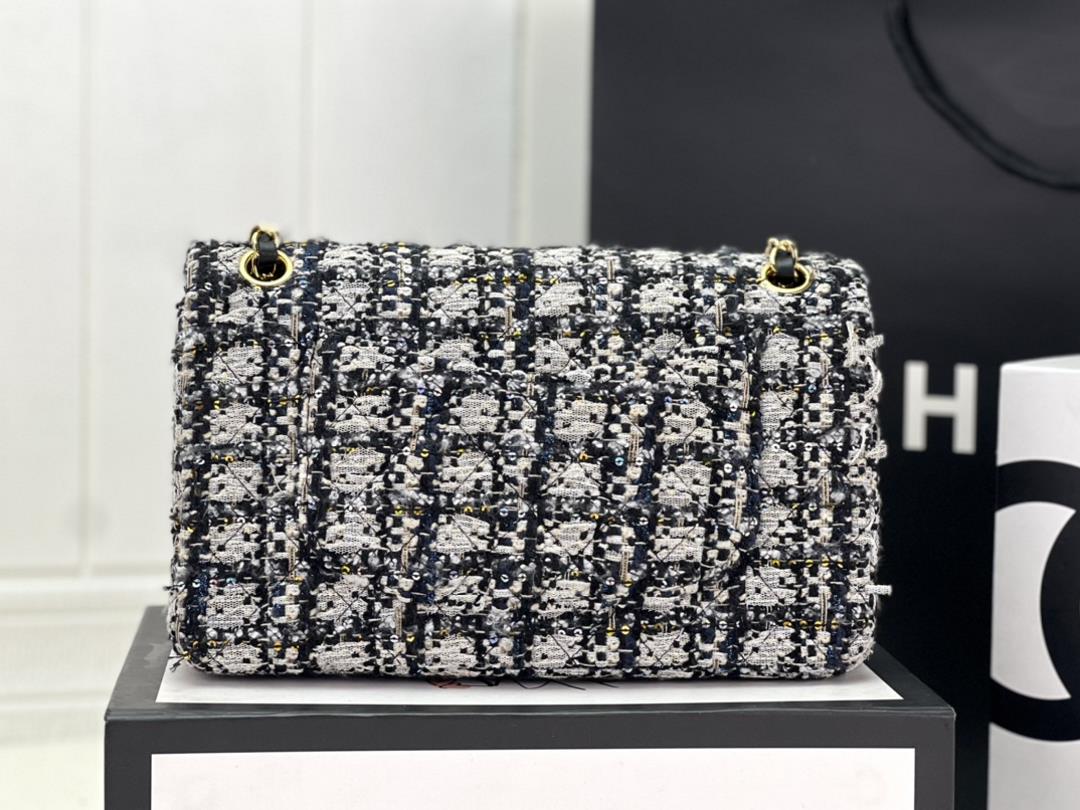 Chanel CF woolen series this is a bag that can be praised by all friends around us for it