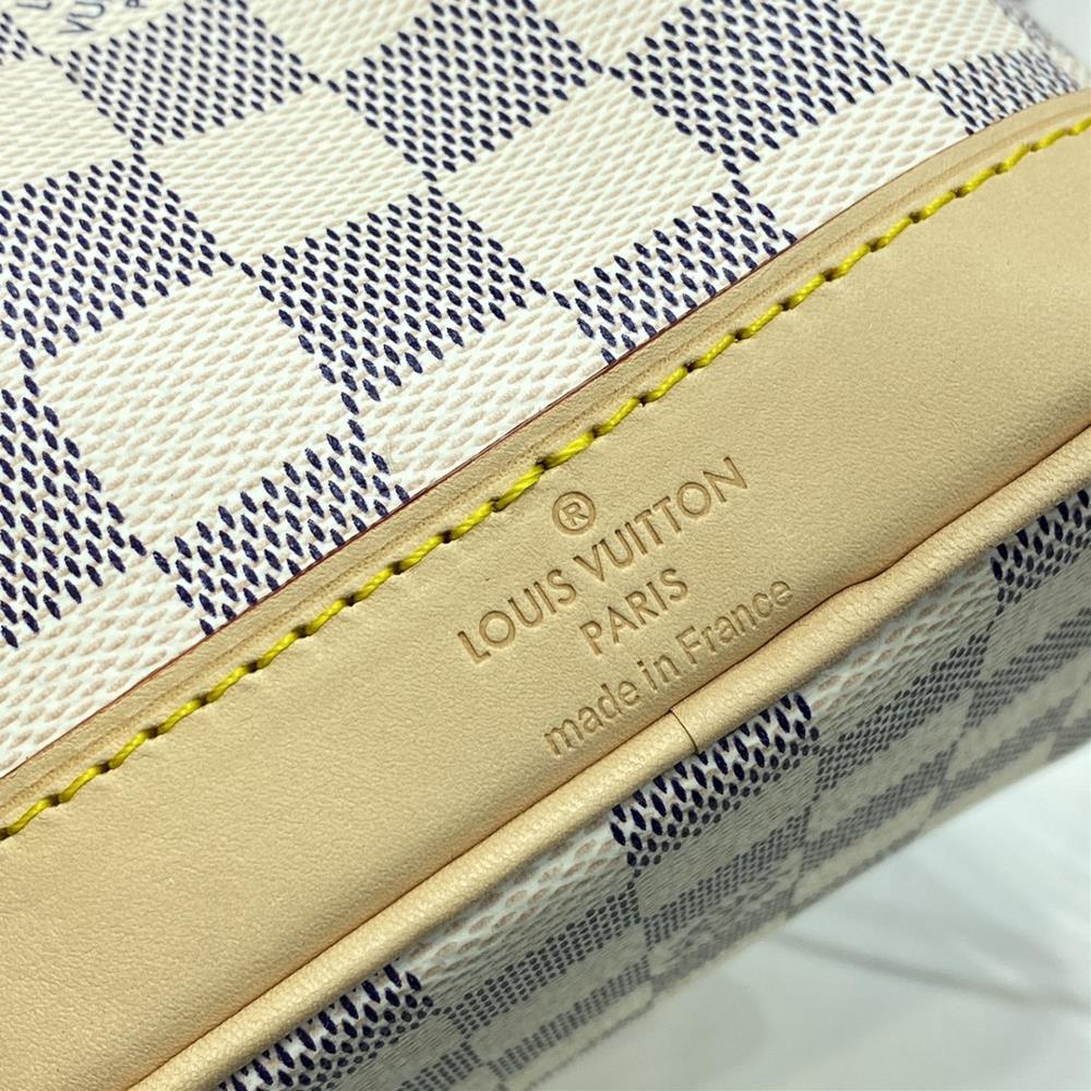 In conclusion the LV N40511 in White Plaid Silk Screen is a timeless and versatile access