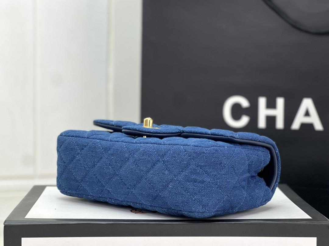 Chanel CF woolen series this is a bag that can be praised by all friends around us for it