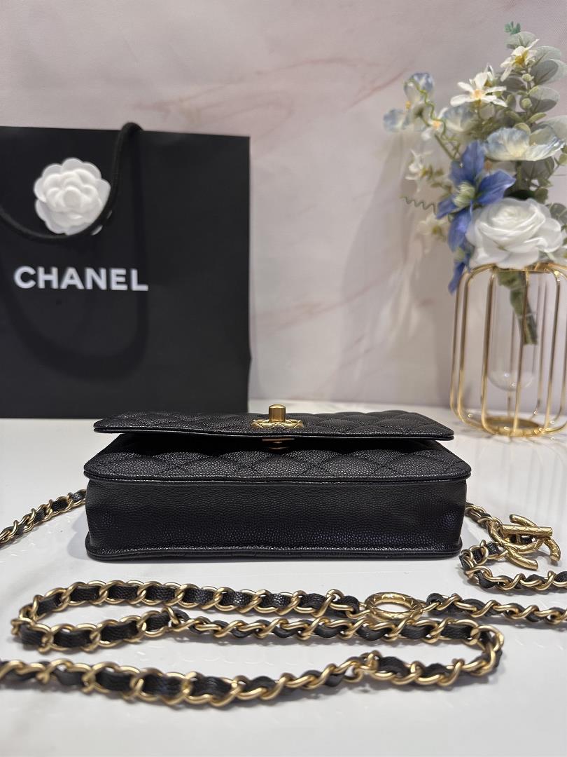 chanel adjustable chain woc Caviar shines under the light and the hardware logo is very t