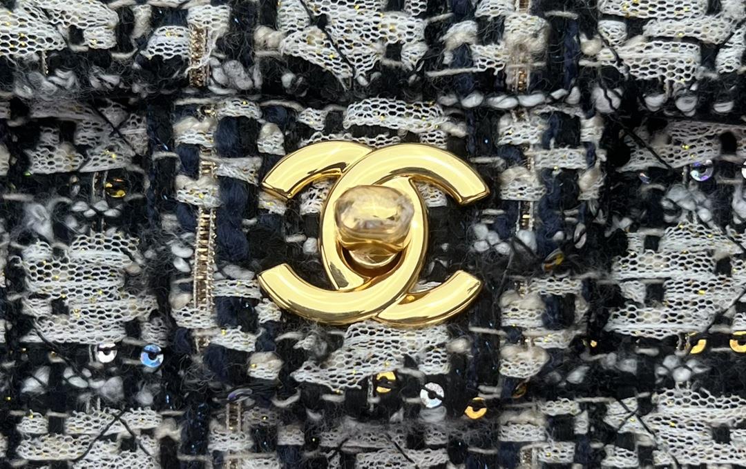 Chanel CF woolen series this is a bag that can be praised by all friends around us for it