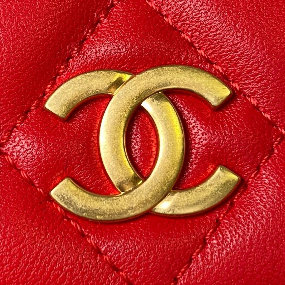 Chanel 23B metal bracelet flip phone case Bright sheepskin with one color and full texture