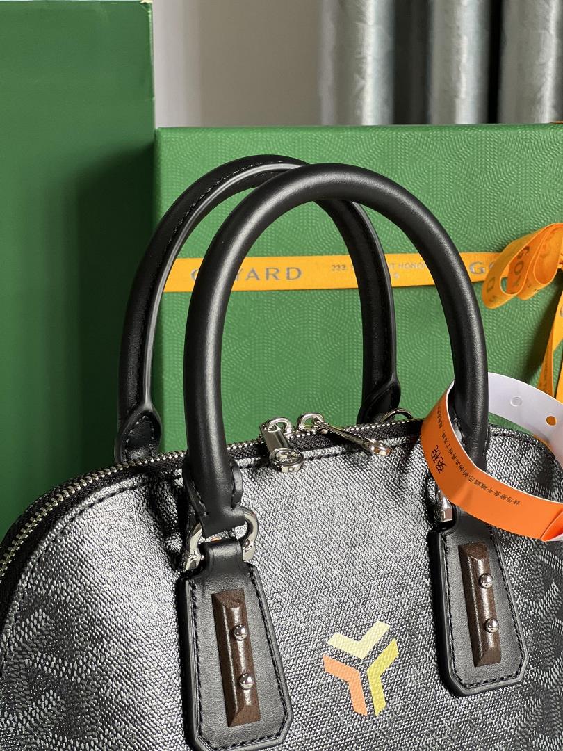 goyard Vendme Shell BagInheriting the brands unique craftsmanship style and exquisite tec