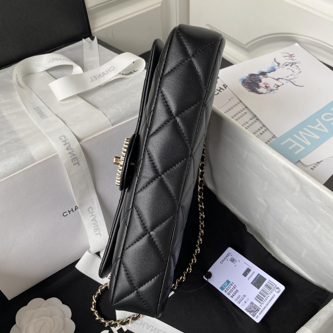 Chanel 23As popular pearl stick bag AS3791 has the same actual capacity as the CF small size I