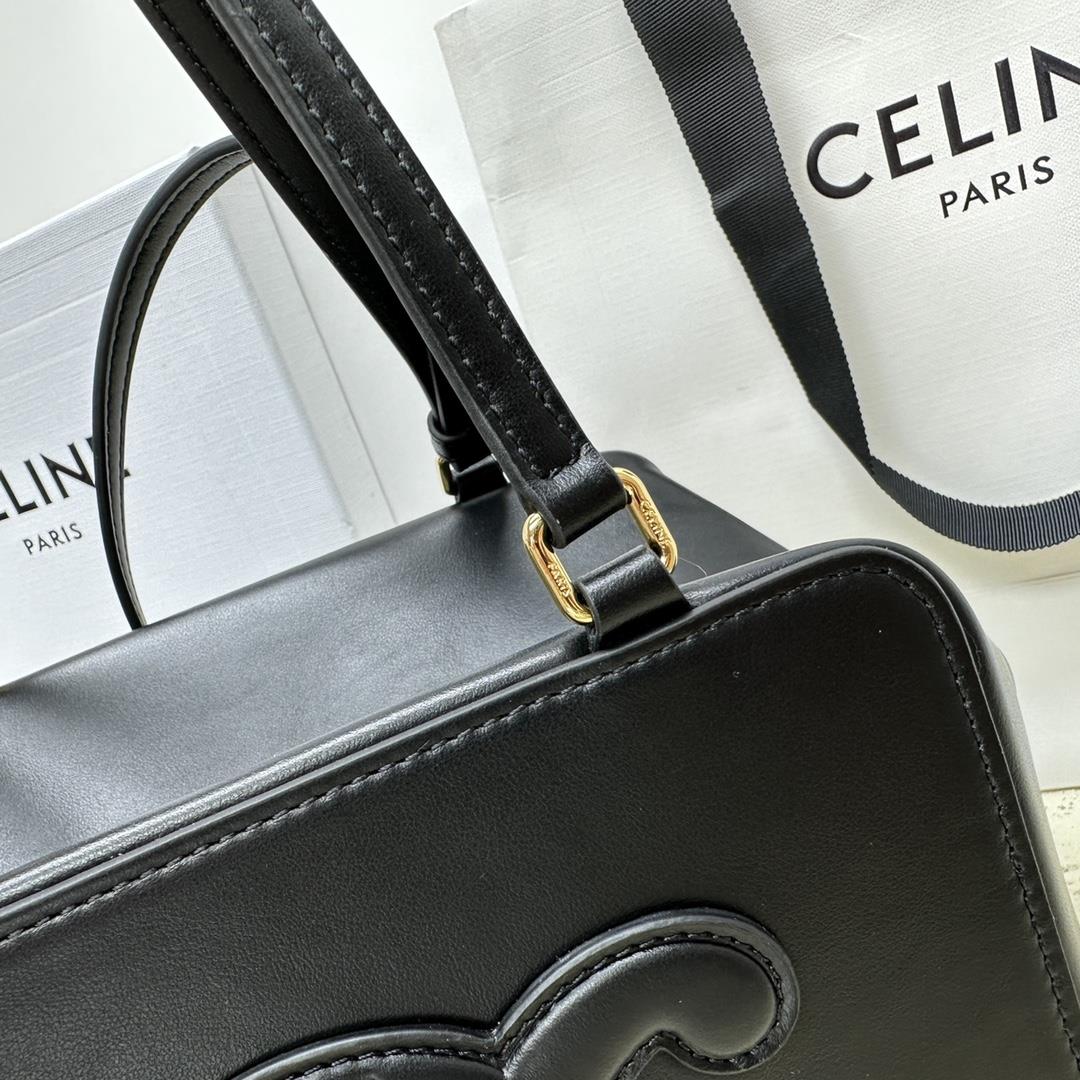 Celines new FOLDED CUBE smooth cow leather handbag lined with suede cow leather carrying shoul