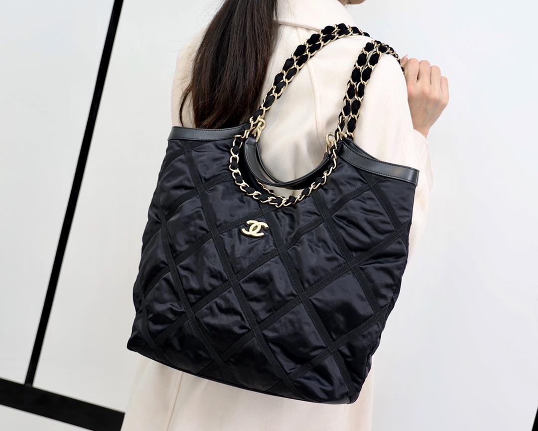 Shipping CelebrationHappy 2022cc SpringSummer Collection22P Latest Black Horse Nylon ShoppinZP