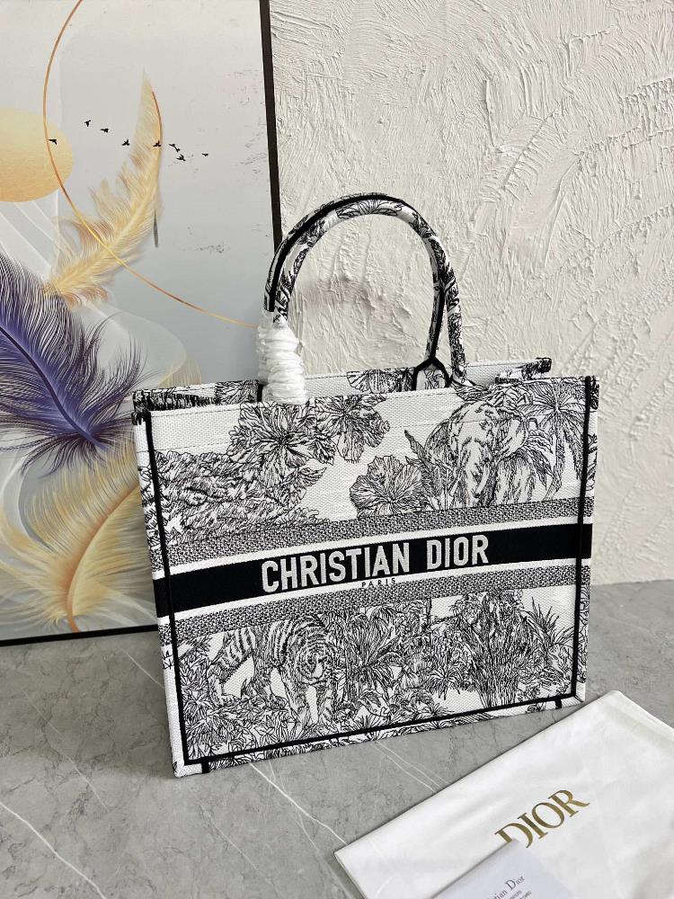 The Dior Bag Tote Book Tote handbag is the epitome of personalized fashion With its uni