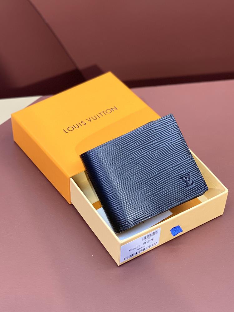 M60053 Water Wave AMERIGO Wallet This Amerigo wallet combines timeless classic style with extremely practical functional design The design is simple