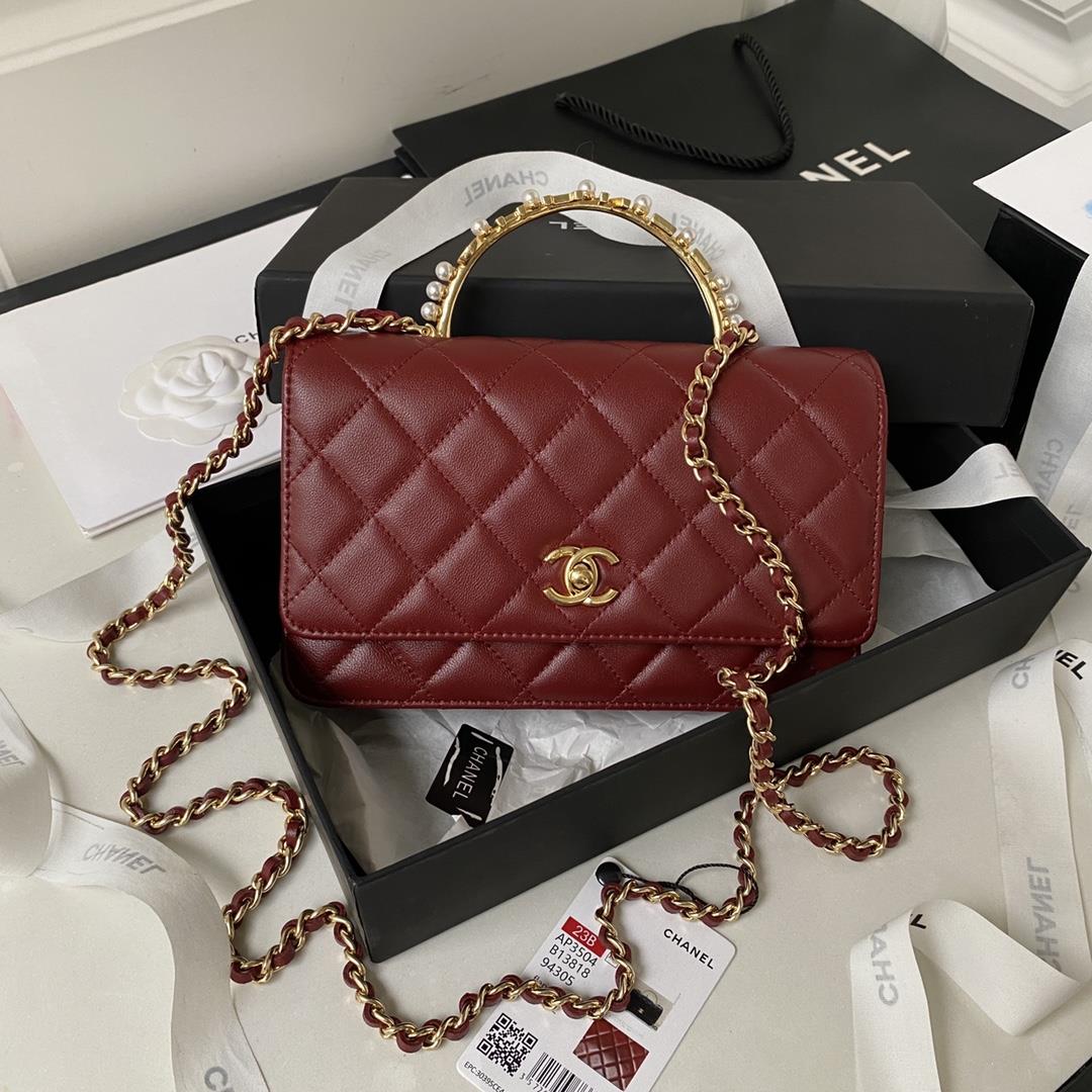 chanel New Pearl Handle AP3504 At first sight I fell deeply in loveImported lamb skin has a smooth