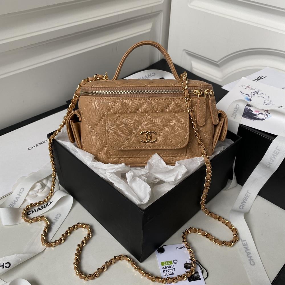 Chanel23b granular calf leather AS3017 Cargo makeup bag This product is made of granular calf leathe