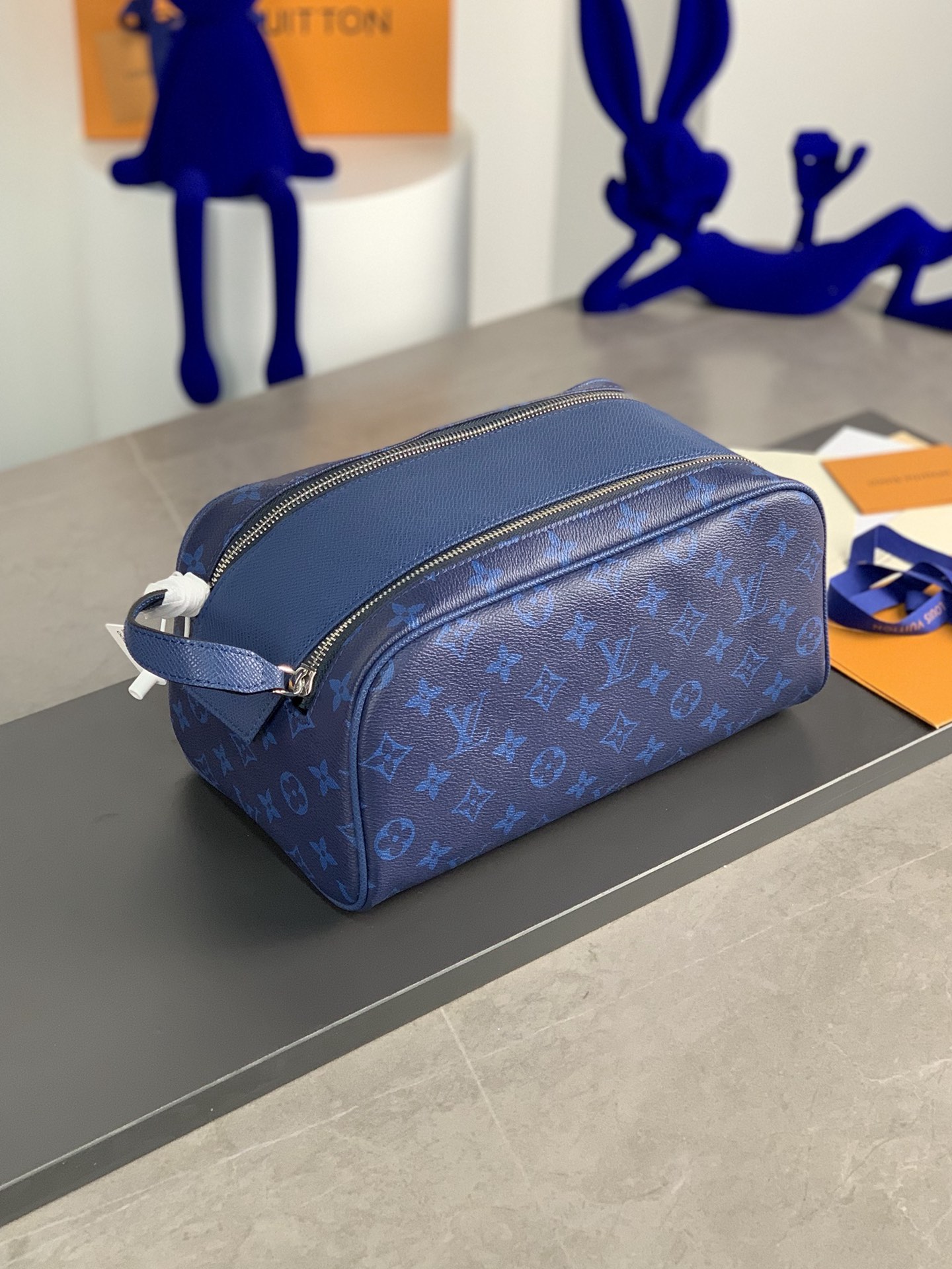 30849 Blue Makeup Bag Wash Bag Handbag Series This Dopp Kit wash bag is made of finely grained Tauri