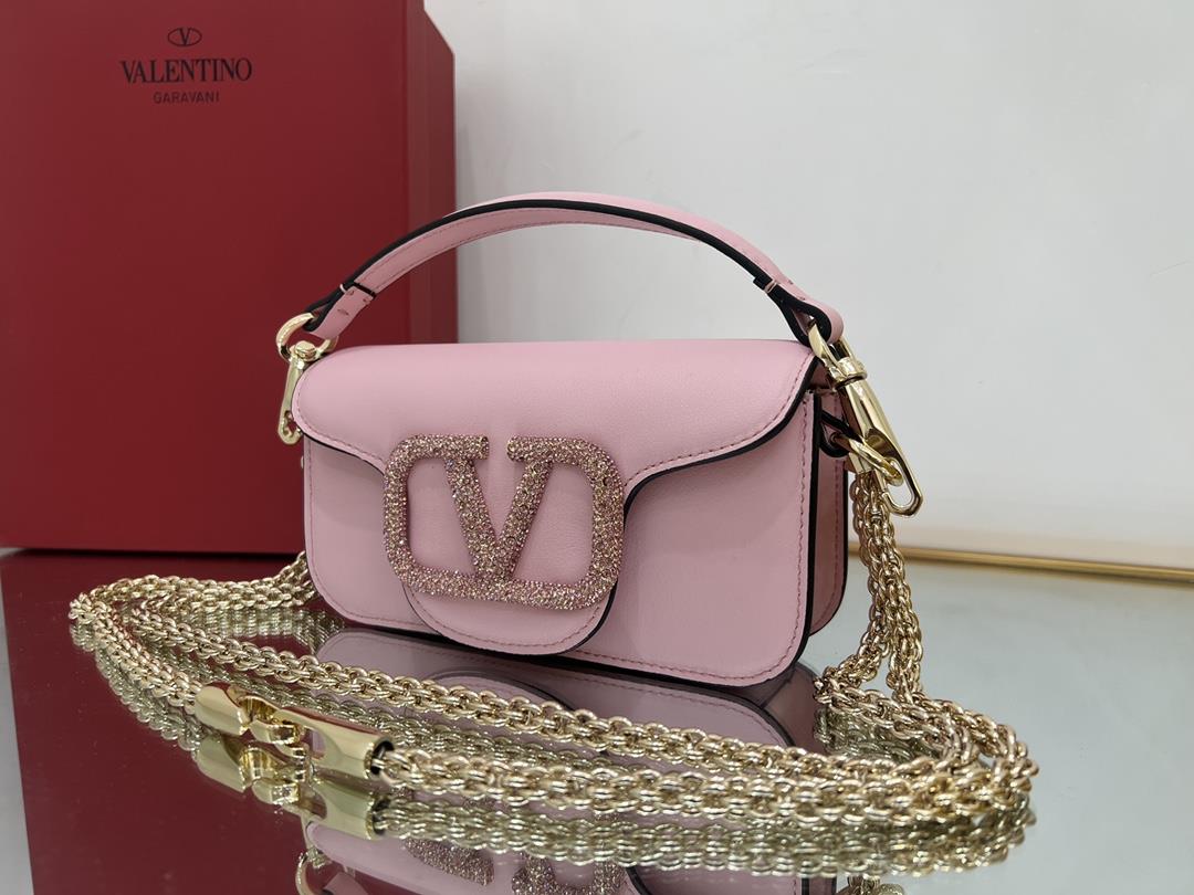 Light powder shipmentUpdated diamond hardware matching straight out VALENTINO MINI LOC imi