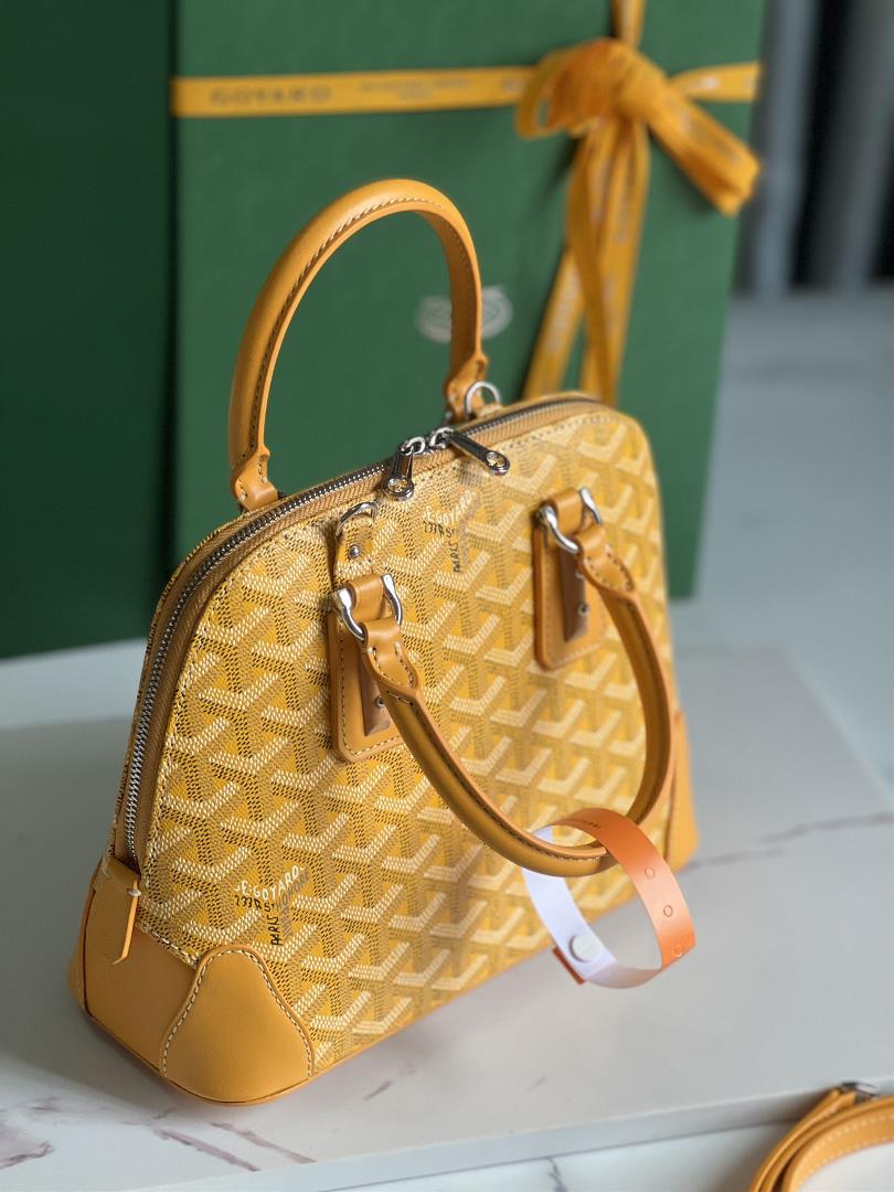 goyard Vendme Shell BagInheriting the brands unique craftsmanship style and exquisite tec