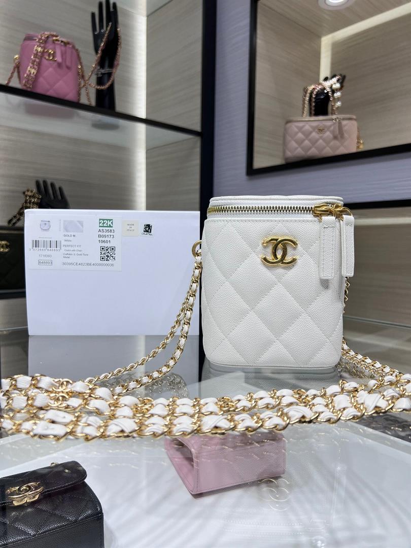 chanel 22K New Double Chain Box Pack CaviarFull leather interior with builtin mirror for carrying a