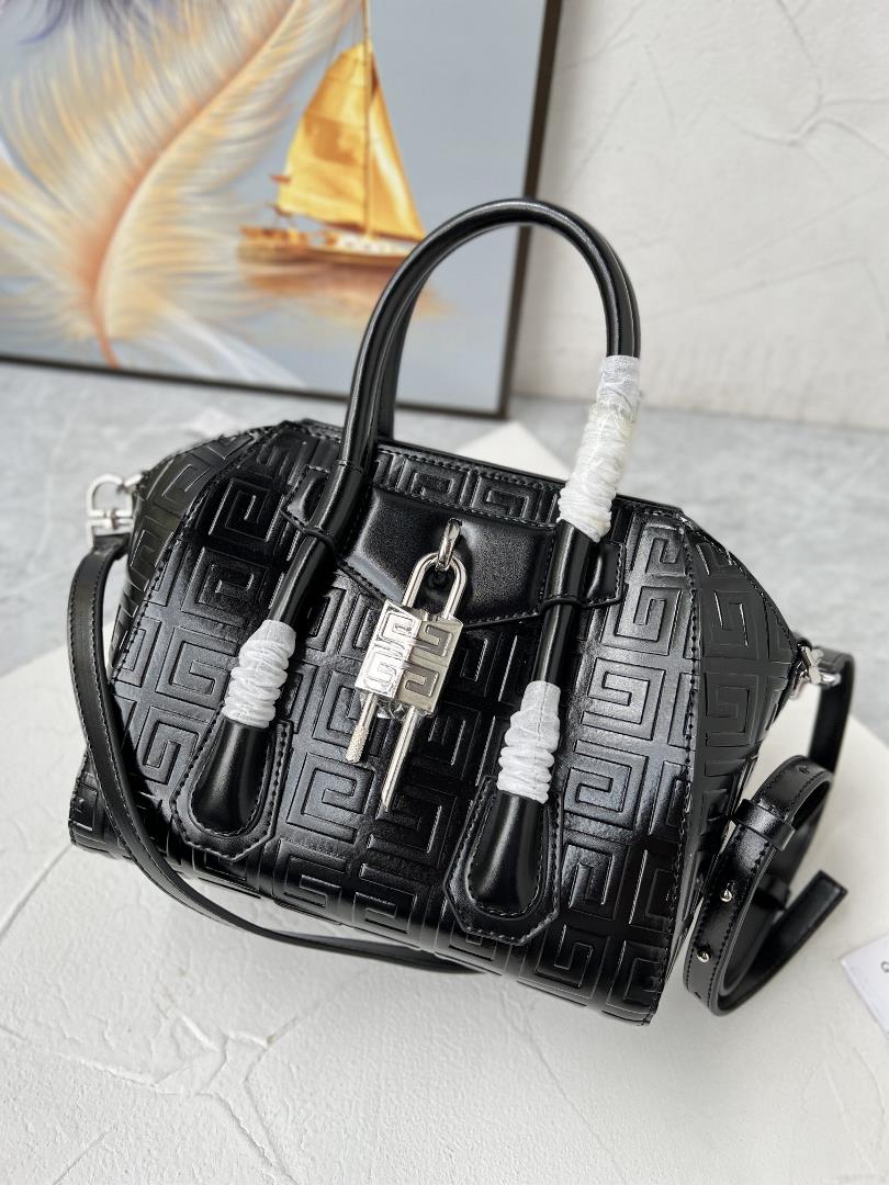 French GIVENCHY 887845560 Aintong Embossed Letter New Handbag ClassicMINI ANTIGONA LOCK BAG IN