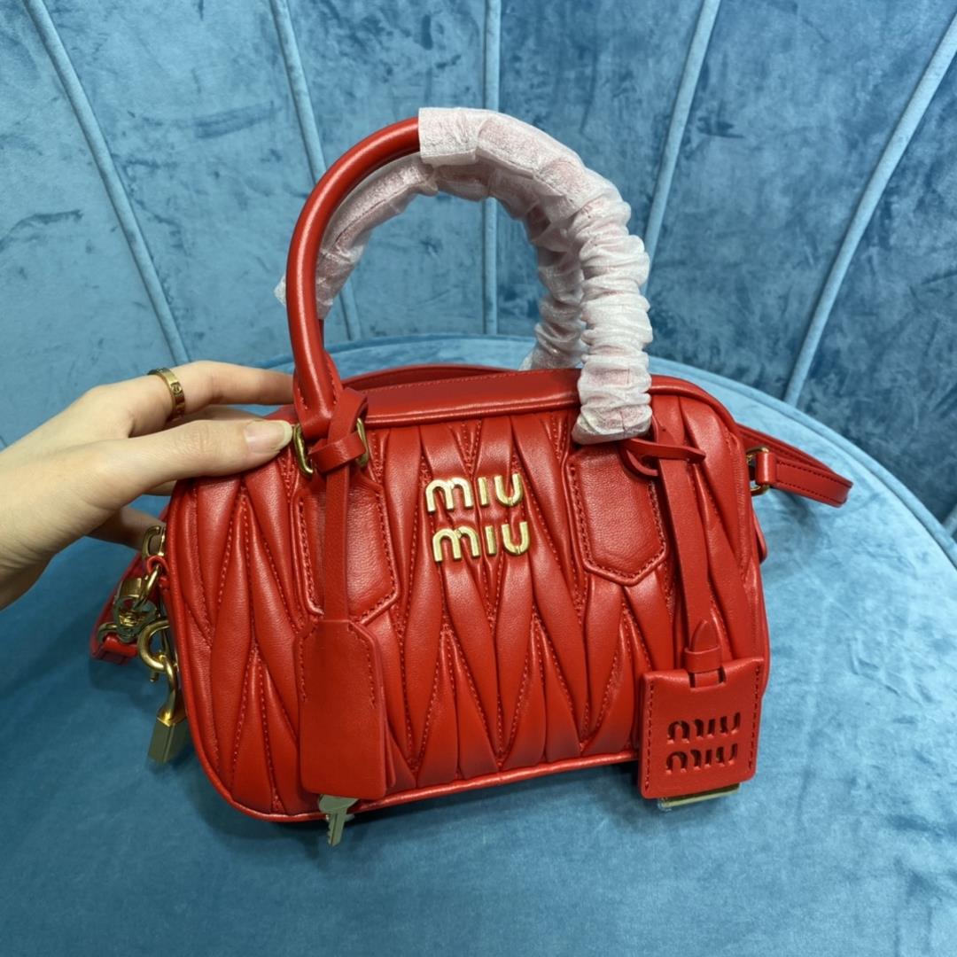 M family5BB123 MiuMius new Too Pretty Bowling Handbag is made of imported lamb skin classic br