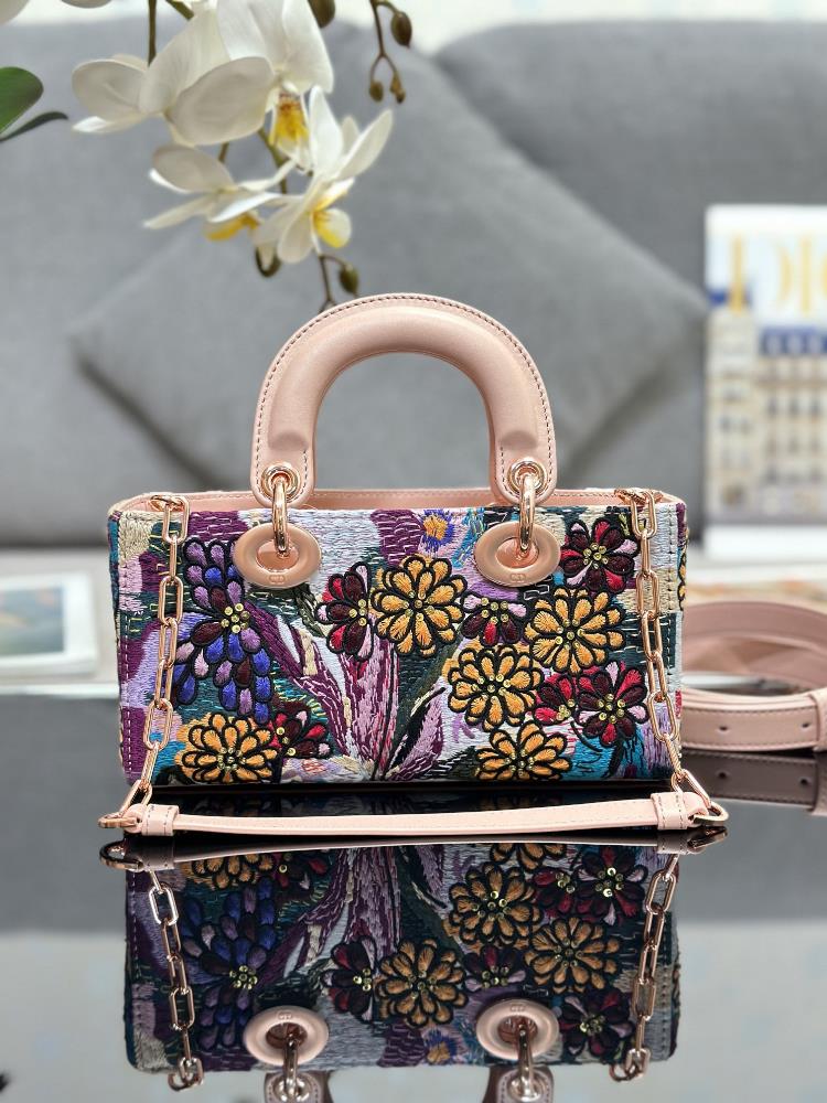 The Dior Bag M0613 also known as the Lady Dior is the epitome of timeless elegance and s