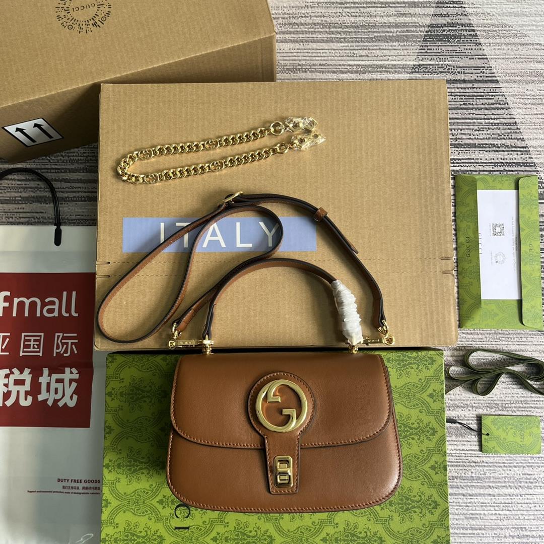 with a full set of packaging the Gucci Blondie series handbag complements vintage elements with cla