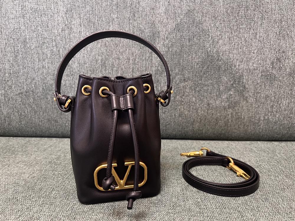 VALENTINO GARAVANIVLOGO SIGNATURE Soft Sheepskin Mini Bucket Bag Thanks to the design of detachable