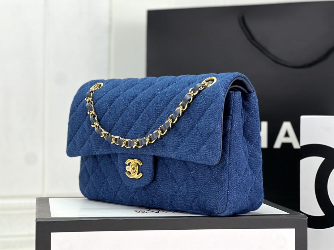 Chanel CF woolen series this is a bag that can be praised by all friends around us for it