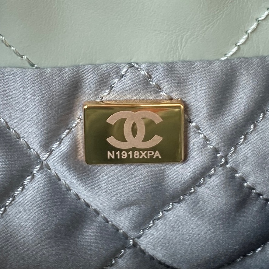 Light green Chanel23SAS3980 Chanel's mini22 hit the red heartThe bag accessories of Chanel Goo