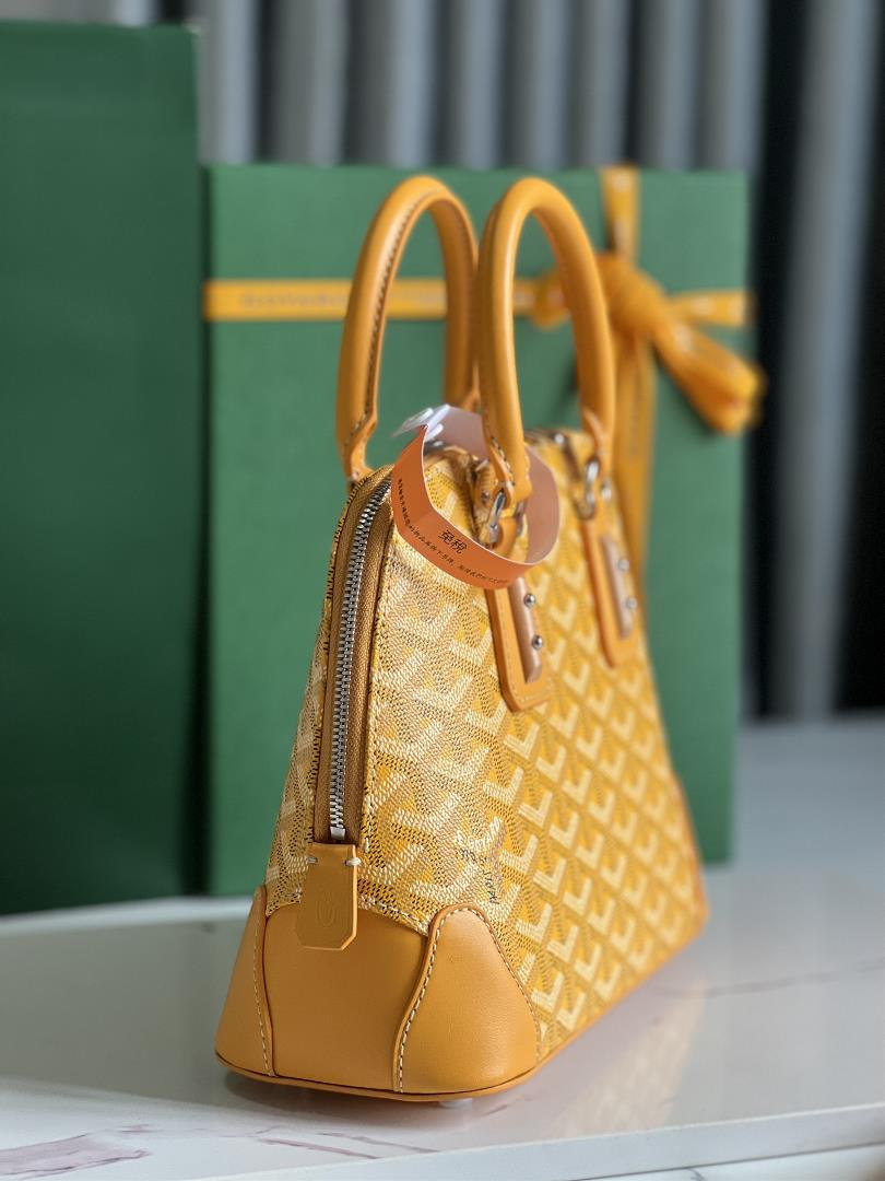 goyard Vendme Shell BagInheriting the brands unique craftsmanship style and exquisite tec