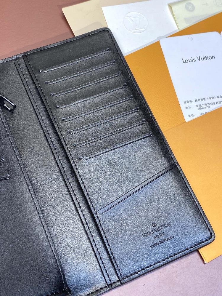 The functionality of this wallet is also topnotch With multiple card slots a spacious b