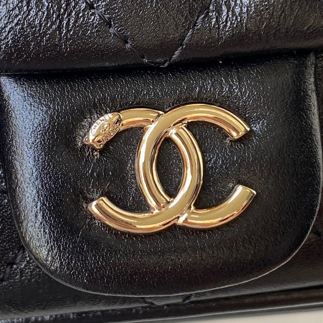 Chanel22 Early Spring New DUMA Backpack Model AS2908 Oil Wax Cowhide Versatile Small Bag for A