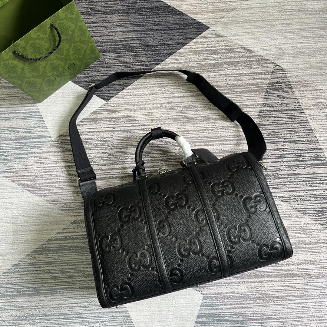 0 Equipped with a counter gift bag as a refreshing interpretation of Mr Guccio Guccis initials