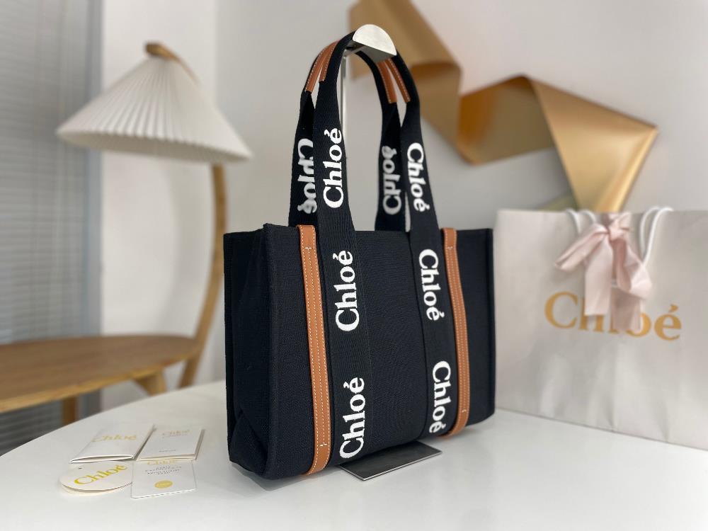 Medium Black Chloes new Woody Family Tote bag The cool black ribbon and letter embroidere