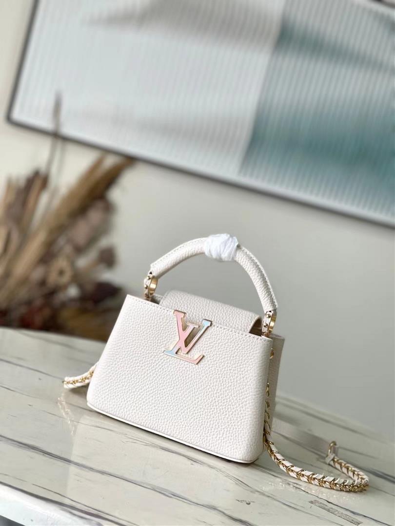 Top original M23082 M48865 Qixi exclusiveThis Capuchines handbag is from the Milky Way collection p