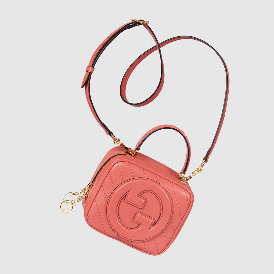 Equipped with a complete set of packaging the Gucci Blondie series is crafted with a circular 