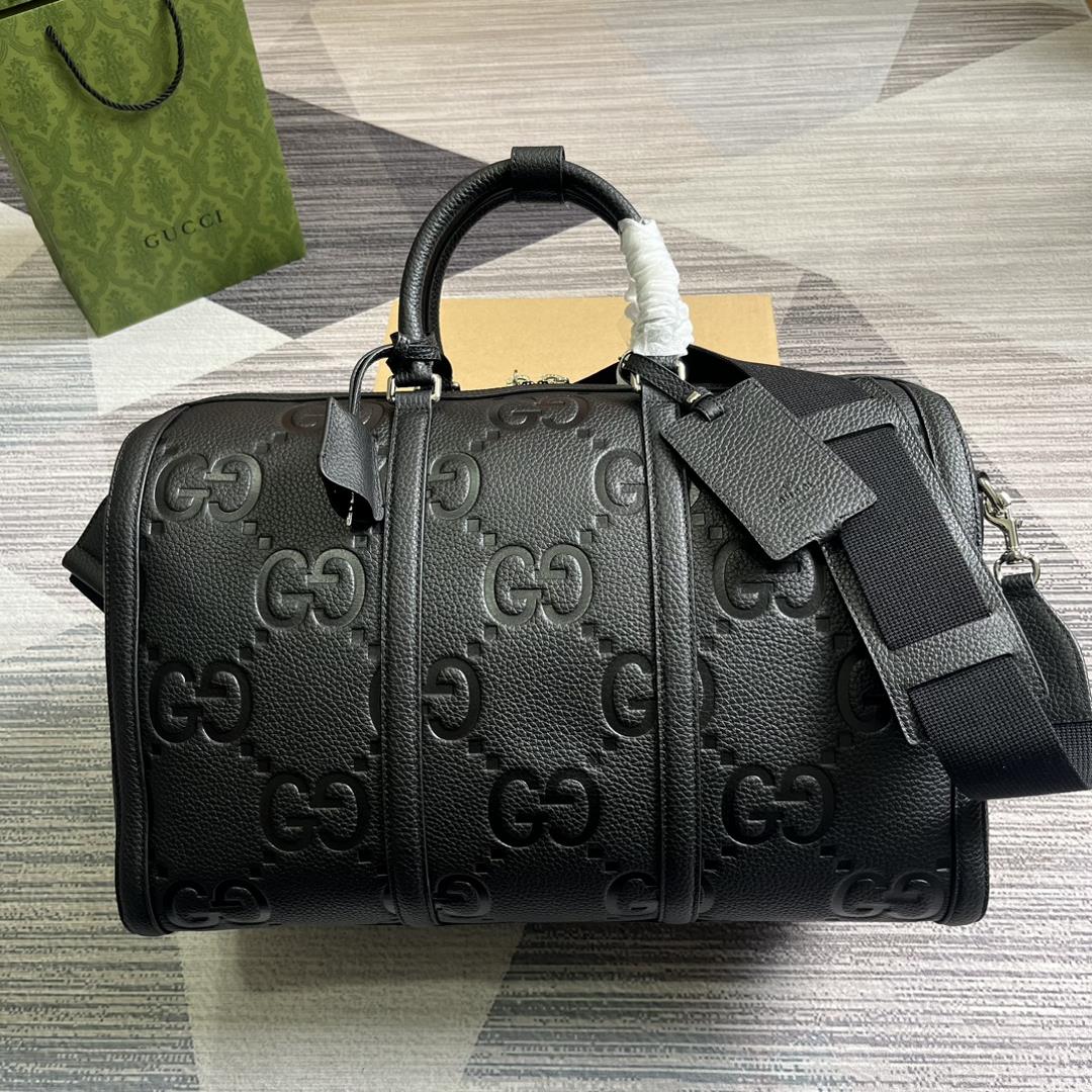 0 Equipped with a counter gift bag as a refreshing interpretation of Mr Guccio Guccis initials the s