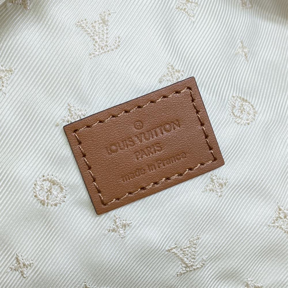 In conclusion the LV Bag M23715 Waistpack exquisitely combines personalized style non