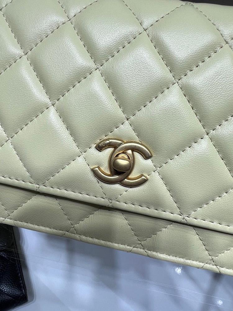 Chanel 23P New WOC Sheepskin Most Beautiful Camellia Adjustment BuckleExquisite and stunni