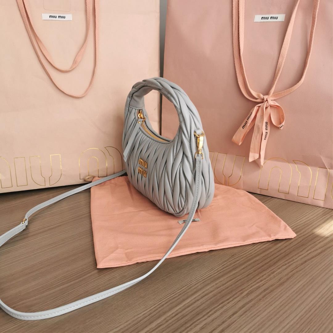 Medium The MiuWander handbag a new product from M family features the iconic Matelasse texture