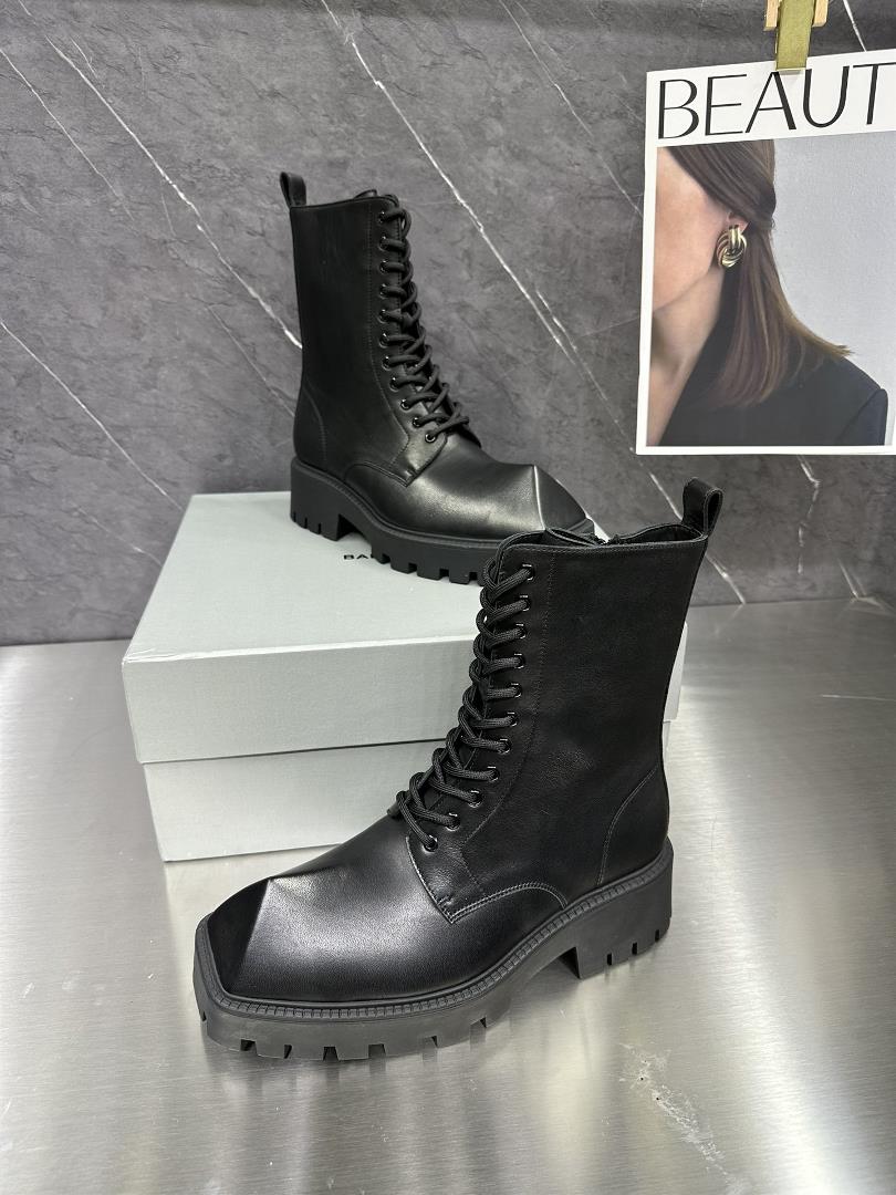 The toplevel version 2023 Balenciaga Triples is the worlds hottest fashion trend shoe from Balenci