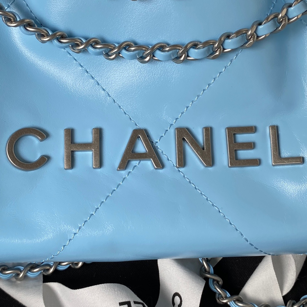 Light Blue Chanel23SAS3980 Chanel's mini22 hit Red HeartThe bag accessories of Chanel Goose wi