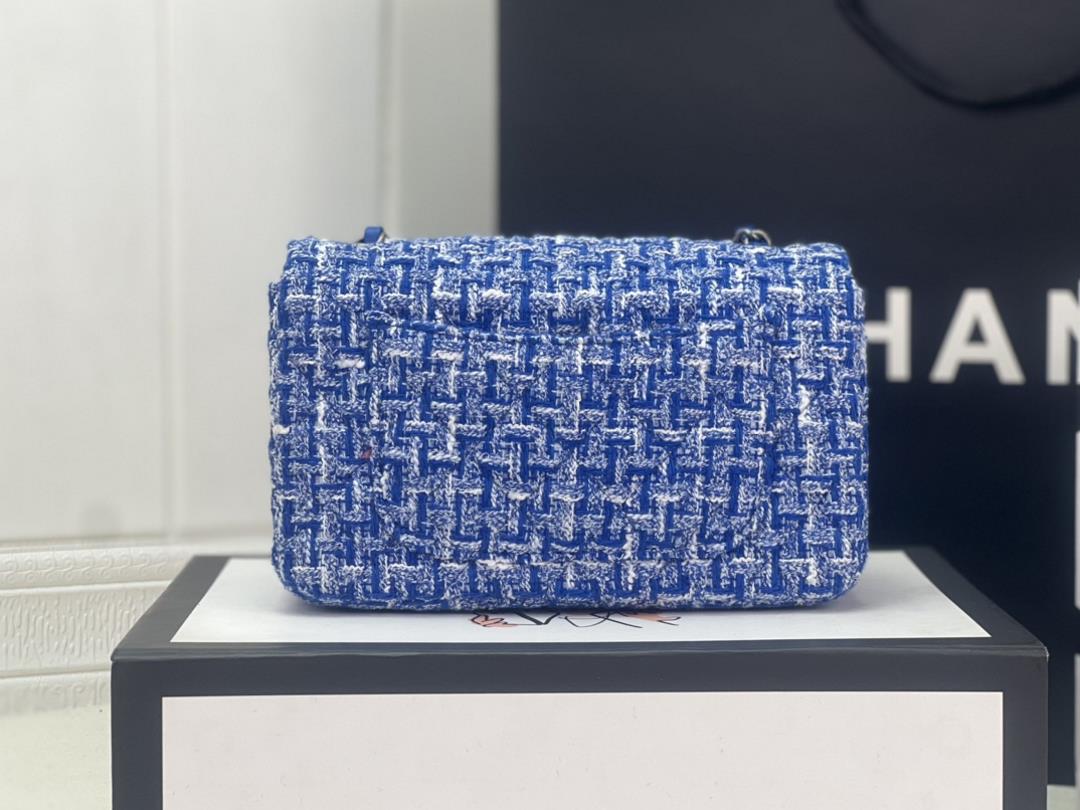 Chanel CF woolen series this is a bag that can be praised by all friends around us for it