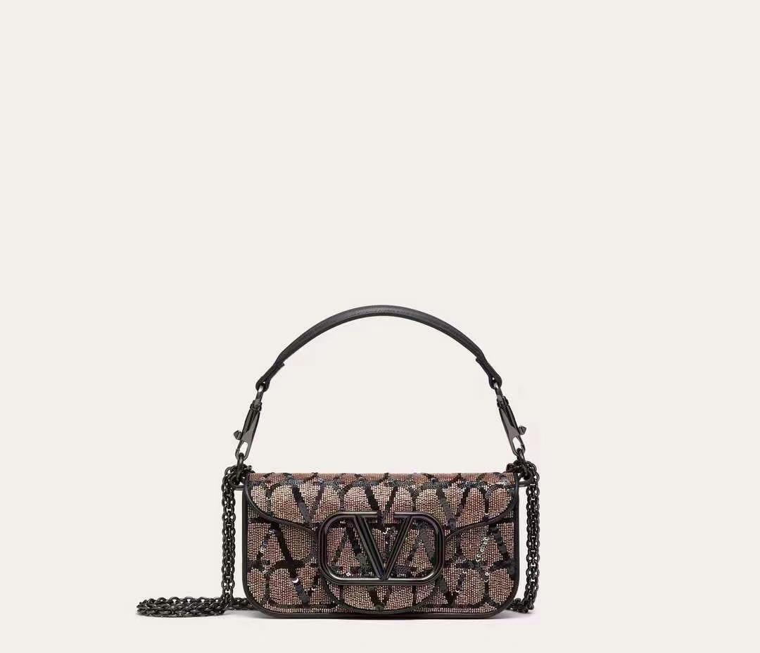 Pearl style shipping matching versionValentino Garavani Mini Loc calfskin handbag with matchin