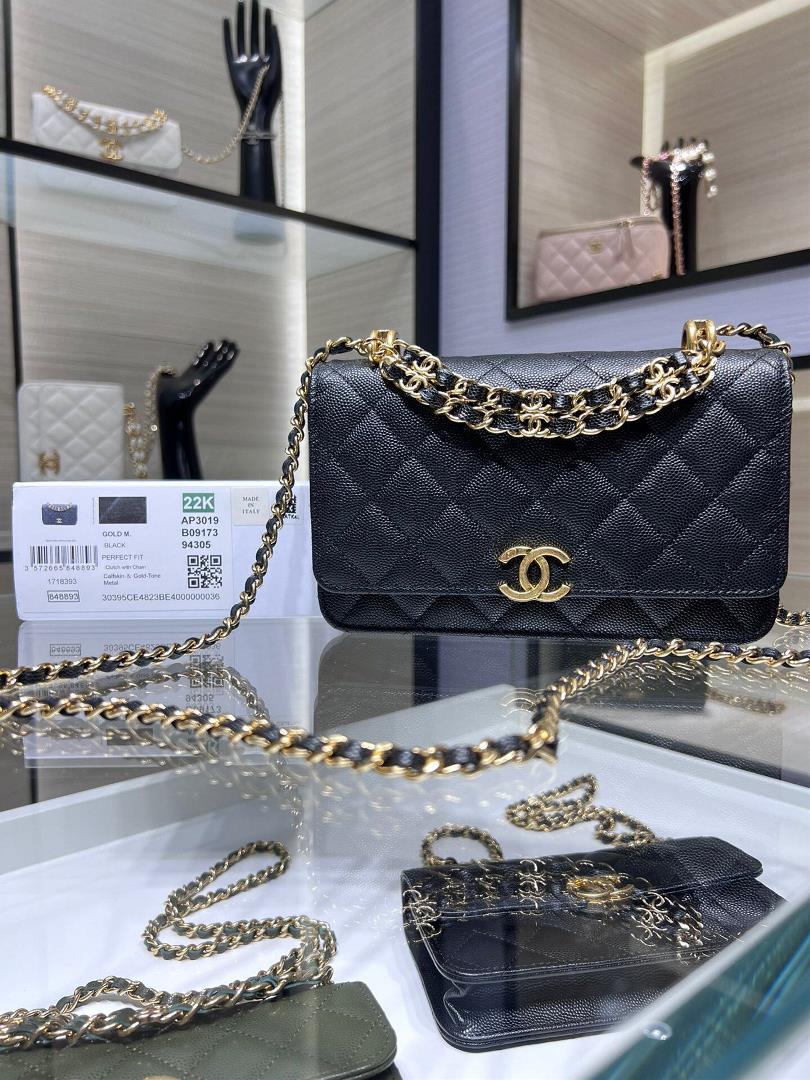 chanel 22K New Double Chain WOC Caviar Used Hardware Livable and crossbody AP3019Y size 19cm  profe