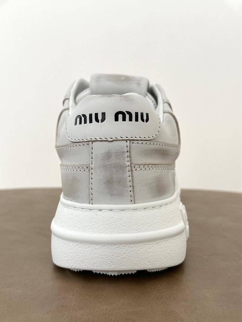 Miu makes old thick sole lace up board shoesSize3536373839Deliberately retro look and relaxed 