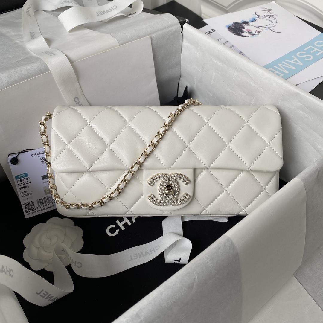 Chanel 23As popular pearl stick bag AS3791 has the same actual capacity as the CF small size Ins