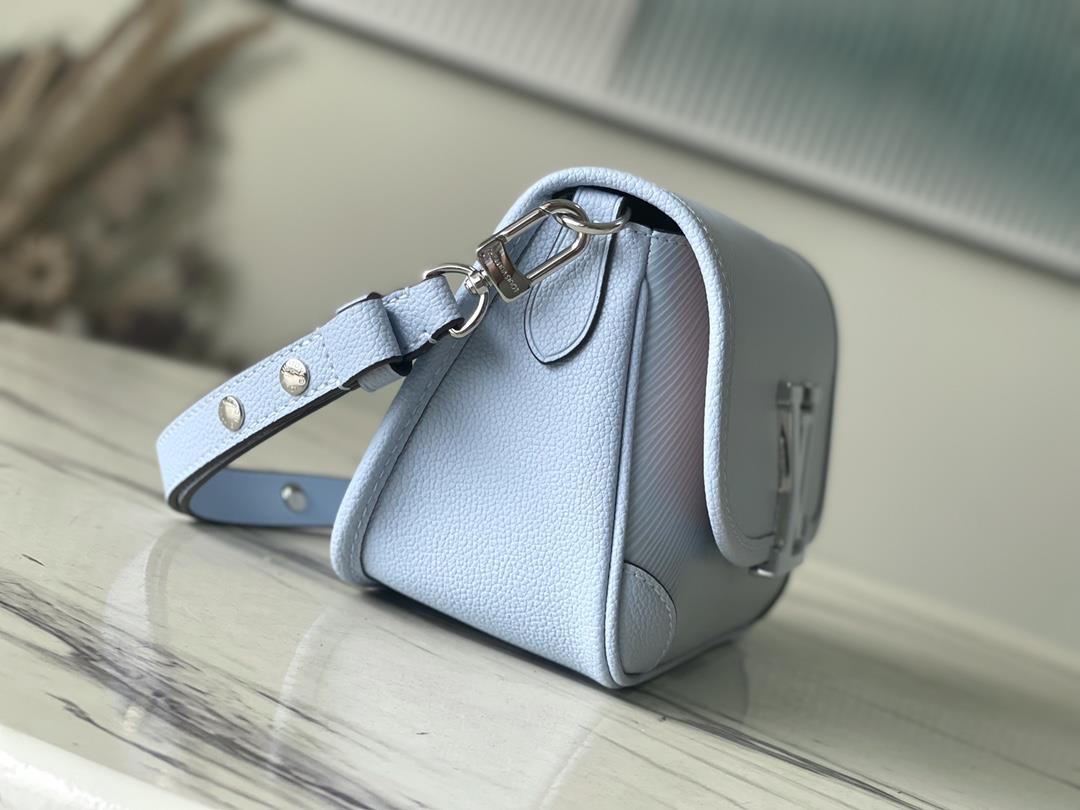 M59386 Sky Blue M59461 light colored Epi leather brings summer vitality to this Buci handbag w