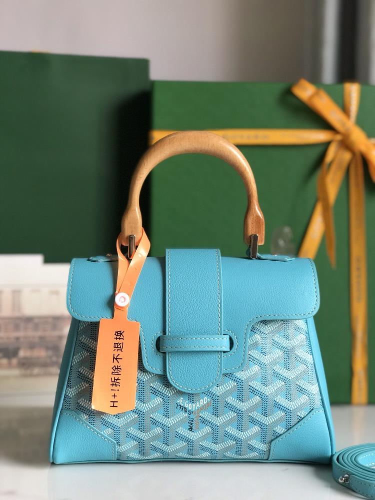 Turquoise BlueThe soft version Sagon mini bag evokes Goyards unique elegant charm and travel spirit with its compact and exquisite appearance The cl