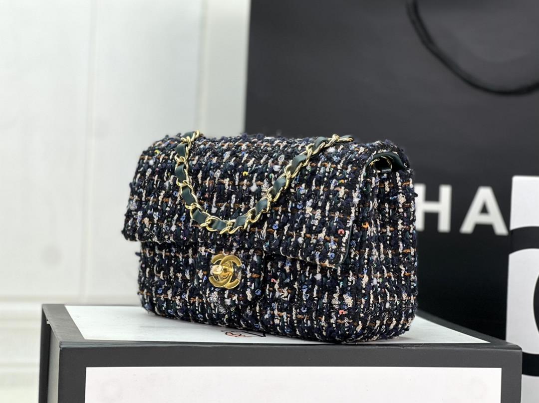 Chanel CF woolen series this is a bag that can be praised by all friends around us for it