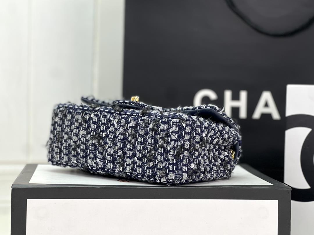 Chanel CF woolen series this is a bag that can be praised by all friends around us for it