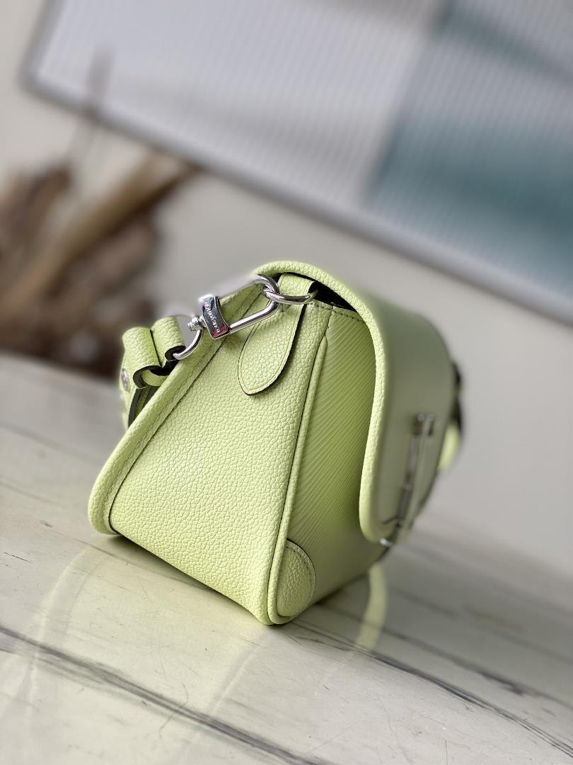 M59386 Apple Green Bring summer energy to this Buci handbag with unique embossing The rou